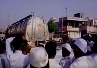 milk, shirdi, farmers, strike, indiatv, loan, - India TV milk, shirdi, farmers, strike, indiatv, loan, - India TV