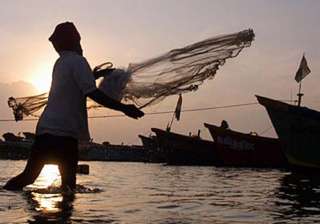 25 India fishermen held by SL Navy, TN govt fumes... 25 India fishermen held by SL Navy, TN govt fumes...