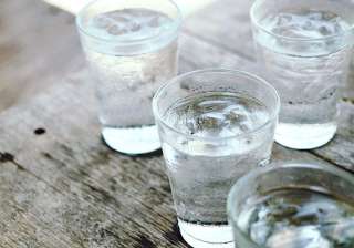 Can drinking ice water help you lose weight? -... Can drinking ice water help you lose weight? -...