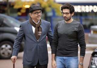 paresh rawal kartik aaryan paresh rawal kartik aaryan