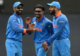 Dinesh Karthik, Ravindra Jadeja and Virat Kohli... Dinesh Karthik, Ravindra Jadeja and Virat Kohli...