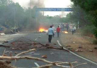 MP farmers protest: 1,100 anti-riots cops sent to... MP farmers protest: 1,100 anti-riots cops sent to...