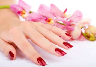 8 simple steps to save your nails from... 8 simple steps to save your nails from...