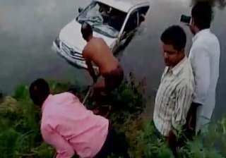 9 members of a family among 10 killed after car... 9 members of a family among 10 killed after car...