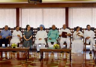 Non-NDA leaders at a luncheon hosted by Sonia... Non-NDA leaders at a luncheon hosted by Sonia...