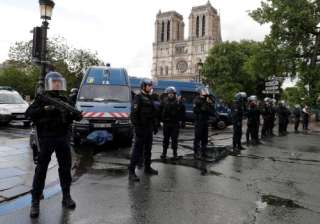 Paris Notre Dame attacker shouted ‘this is for... Paris Notre Dame attacker shouted ‘this is for...