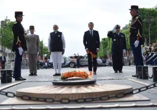 PM Modi pays homage at Paris war memorial - India... PM Modi pays homage at Paris war memorial - India...