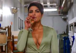 Baywatch movie Review - India TV Baywatch movie Review - India TV