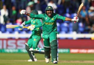 Sarfraz Ahmed celebrates after Pakistan's victory... Sarfraz Ahmed celebrates after Pakistan's victory...