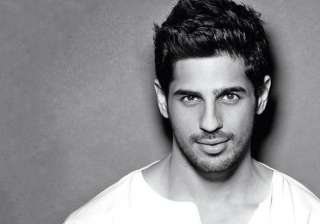 sidharth malhotra aiyaary shooting kashmir - India TV sidharth malhotra aiyaary shooting kashmir - India TV