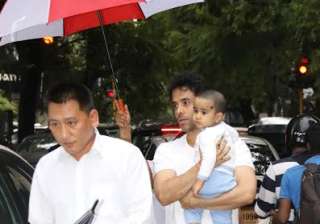 Tusshar Kapoor and son Laksshya - India TV Tusshar Kapoor and son Laksshya - India TV