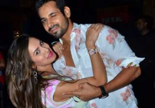 Puja Banerjee to get engaged to boyfriend Kunal... Puja Banerjee to get engaged to boyfriend Kunal...