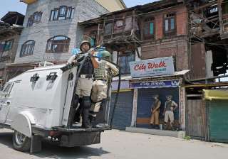 Normal life back in Kashmir, internet restored... Normal life back in Kashmir, internet restored...