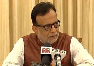 Revenue Secretary Hasmukh Adhia addressing media... Revenue Secretary Hasmukh Adhia addressing media...