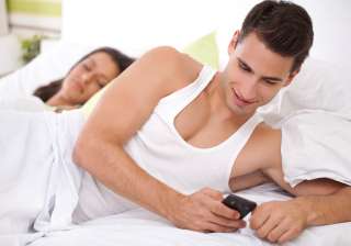 emotional infidelity on social media - India TV emotional infidelity on social media - India TV