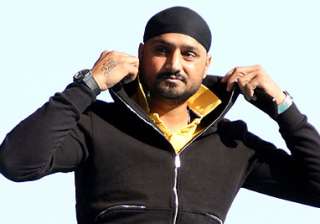 Harbhajan Singh to turn singer - India TV Harbhajan Singh to turn singer - India TV