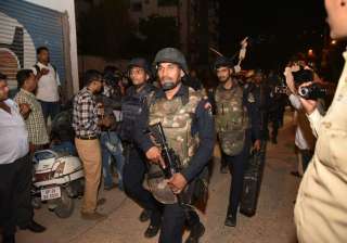 Commandos search for suspects at Hyderabad... Commandos search for suspects at Hyderabad...