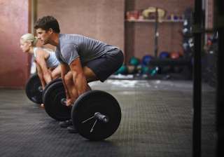 How heavy weight lifting boosts muscle strength... How heavy weight lifting boosts muscle strength...