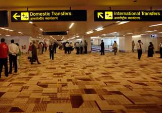 Foreign currency worth Rs 93 lakh seized at Delhi... Foreign currency worth Rs 93 lakh seized at Delhi...