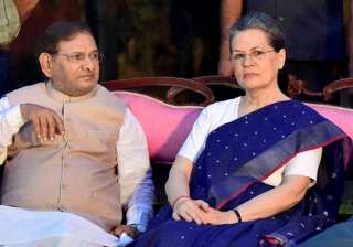 Sharad Yadav meets Sonia amid strain in alliance... Sharad Yadav meets Sonia amid strain in alliance...