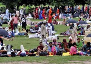 Dera followers begin to vacate sect headquarters... Dera followers begin to vacate sect headquarters...