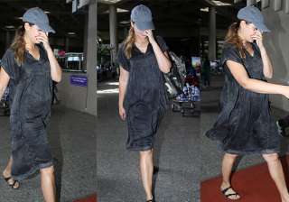 Nargis Fakhri pregnant rubbishes pregnancy... Nargis Fakhri pregnant rubbishes pregnancy...