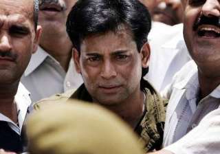 Abu Salem escapes death sentence, credit... Abu Salem escapes death sentence, credit...