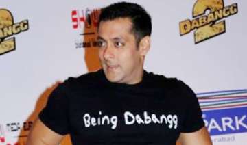 OMG! Is this Salman Khan tearing and eating his... OMG! Is this Salman Khan tearing and eating his...
