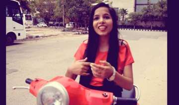 Dhinchak Pooja in Dilon Ka Shooter song - India TV Dhinchak Pooja in Dilon Ka Shooter song - India TV