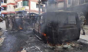 Three dead, officer critical in GJM-Police... Three dead, officer critical in GJM-Police...