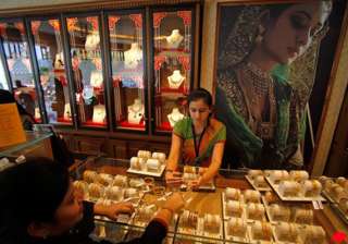 gold price up by rs 100 - India TV gold price up by rs 100 - India TV