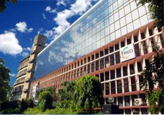 india inc expects economy to grow at 5.5 next... india inc expects economy to grow at 5.5 next...