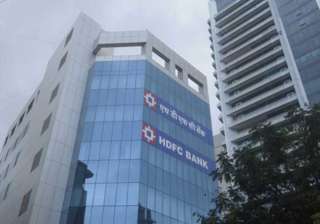 hdfc bank beats street posts 21 hike in profit -... hdfc bank beats street posts 21 hike in profit -...
