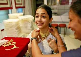 gold sales expected to zoom 25 30 on akshay... gold sales expected to zoom 25 30 on akshay...