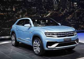 hot cars at the detroit auto show - India TV hot cars at the detroit auto show - India TV