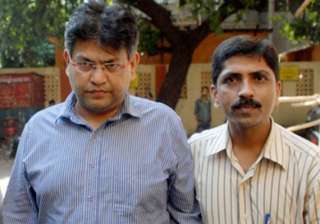 nsel crisis mumbai police arrests jay bahukhundi... nsel crisis mumbai police arrests jay bahukhundi...
