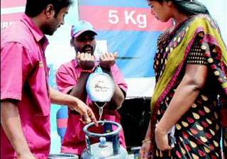 now order mini gas cylinder like pizza - India TV now order mini gas cylinder like pizza - India TV