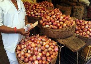 retail onion prices continue to rule at rs 60 70... retail onion prices continue to rule at rs 60 70...