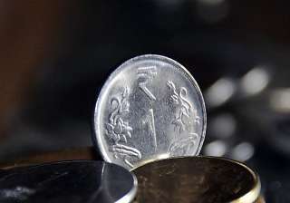 rupee ends flat at 52.54/55 vs dollar - India TV rupee ends flat at 52.54/55 vs dollar - India TV