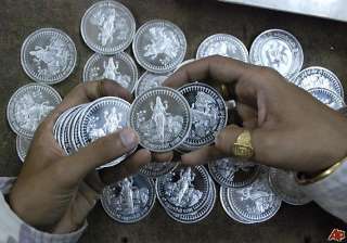 silver falls by rs 400 gold remains flat - India... silver falls by rs 400 gold remains flat - India...