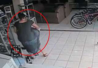 caught on cam lady steals plasma tv from store in... caught on cam lady steals plasma tv from store in...