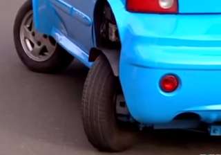 this car rotates 180 degrees - India TV this car rotates 180 degrees - India TV