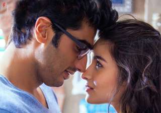 watch alia arjun s getting cozy in 2 states first... watch alia arjun s getting cozy in 2 states first...