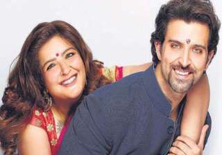 a smile on sunaina s face adds spark to hrithik s... a smile on sunaina s face adds spark to hrithik s...
