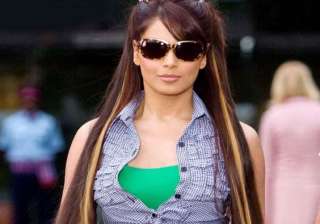 after minissha bipasha faces mumbai customs pays... after minissha bipasha faces mumbai customs pays...