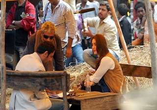 ajay kareena all for romantic number in... ajay kareena all for romantic number in...