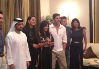 akshay sonakshi imran ekta dine with dubai s... akshay sonakshi imran ekta dine with dubai s...