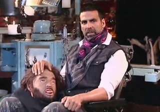 akshay returns to host khatron ke khiladi 4 -... akshay returns to host khatron ke khiladi 4 -...