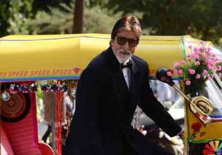 amitabh bachchan collects funds for screwvala s... amitabh bachchan collects funds for screwvala s...