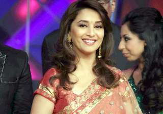 another kind gesture by madhuri dixit - India TV another kind gesture by madhuri dixit - India TV
